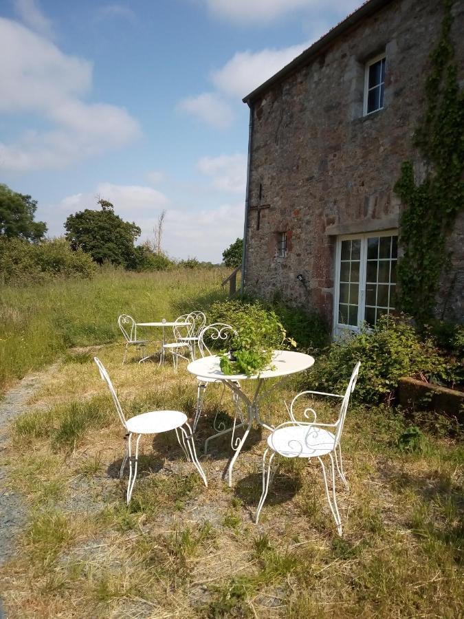 Le Chevalier Des Marettes Bed and Breakfast Airel Exteriör bild